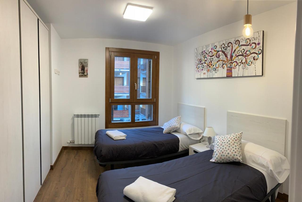 Bpirineos-Sierra De Chia Apartment Бенаск Екстериор снимка